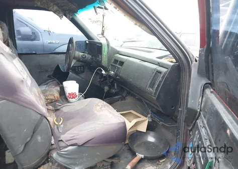 1994 GMC Sierra K1500 z USA, uszkodzony, nr VIN 2GTEK19K4R1520617